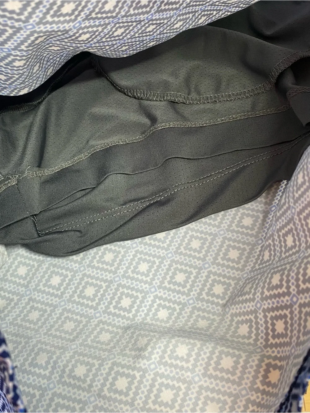 Land’s End Lined Sunset Swim Trunks Blue Geometric 7” Inseam XL (40-42)